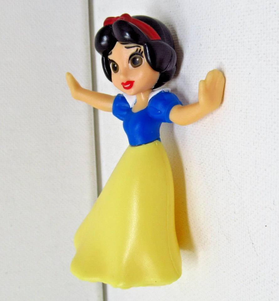 Figura Happy Meal Toy Disney Princesa Blancanieves McDonalds 2020 Foto 2 de 4