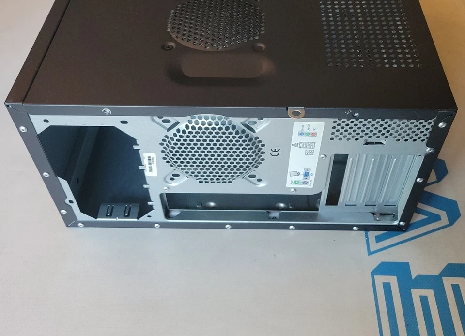 Computadora de escritorio Mini torre chasis desnudo vacío con botón de encendido, 2x USB y audio Foto 4 de 4