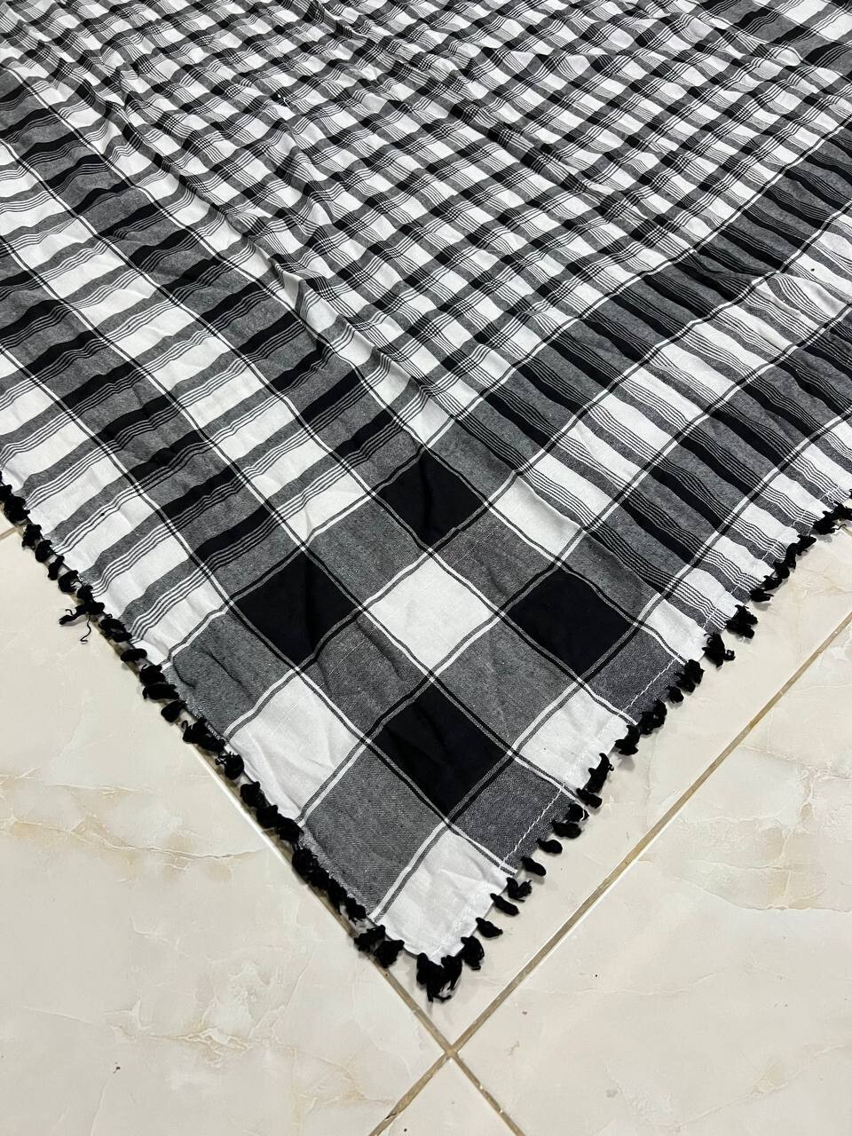 Windproof Sunproof Dustproof Lightweight Woven Scarf for Women Perfect Gift Idea-image