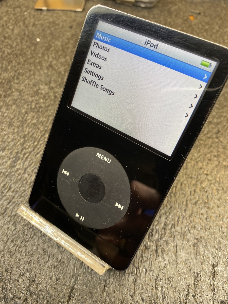 Apple iPod classic 5th Generation Black (30 GB) MA146LL/A w
