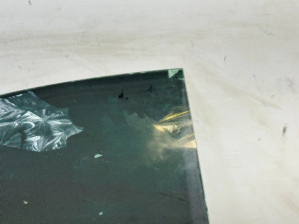 10-17 Volkswagen CC Passat CC Right Side Rear Door Window Glass OEM - Image 4 of 4