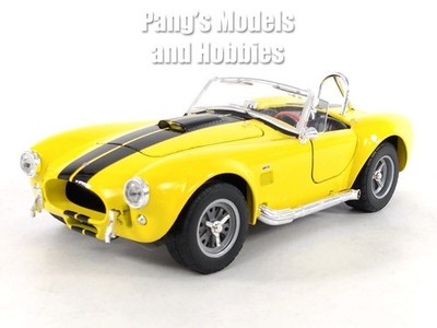1965 AC Shelby Cobra 427 S/C  1/24 Diecast Metal Model by Welly - YELLOW