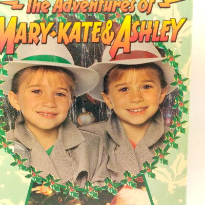 The Adventures of Mary-Kate & Ashley Olsen The Case of the Christmas Caper VHS