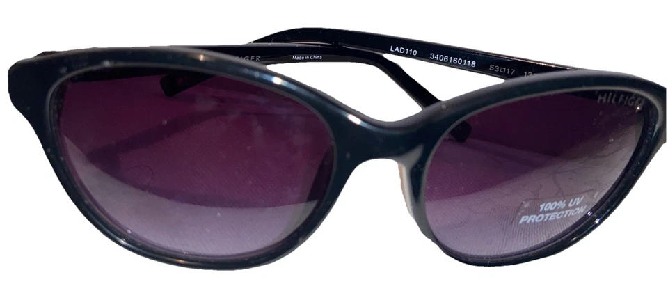 Gafas de sol Tommy Hilfiger ovaladas monturas negras con detalles lentes negras/púrpura Foto 3 de 4