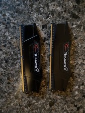 G. SKILL Ripjaws V 16GB 2 x 8GB PC4-28800 DDR4-3600 Memory F43600C16D32GVKC