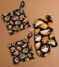 Oven Mitt and Pot Holder Set Taco Theme