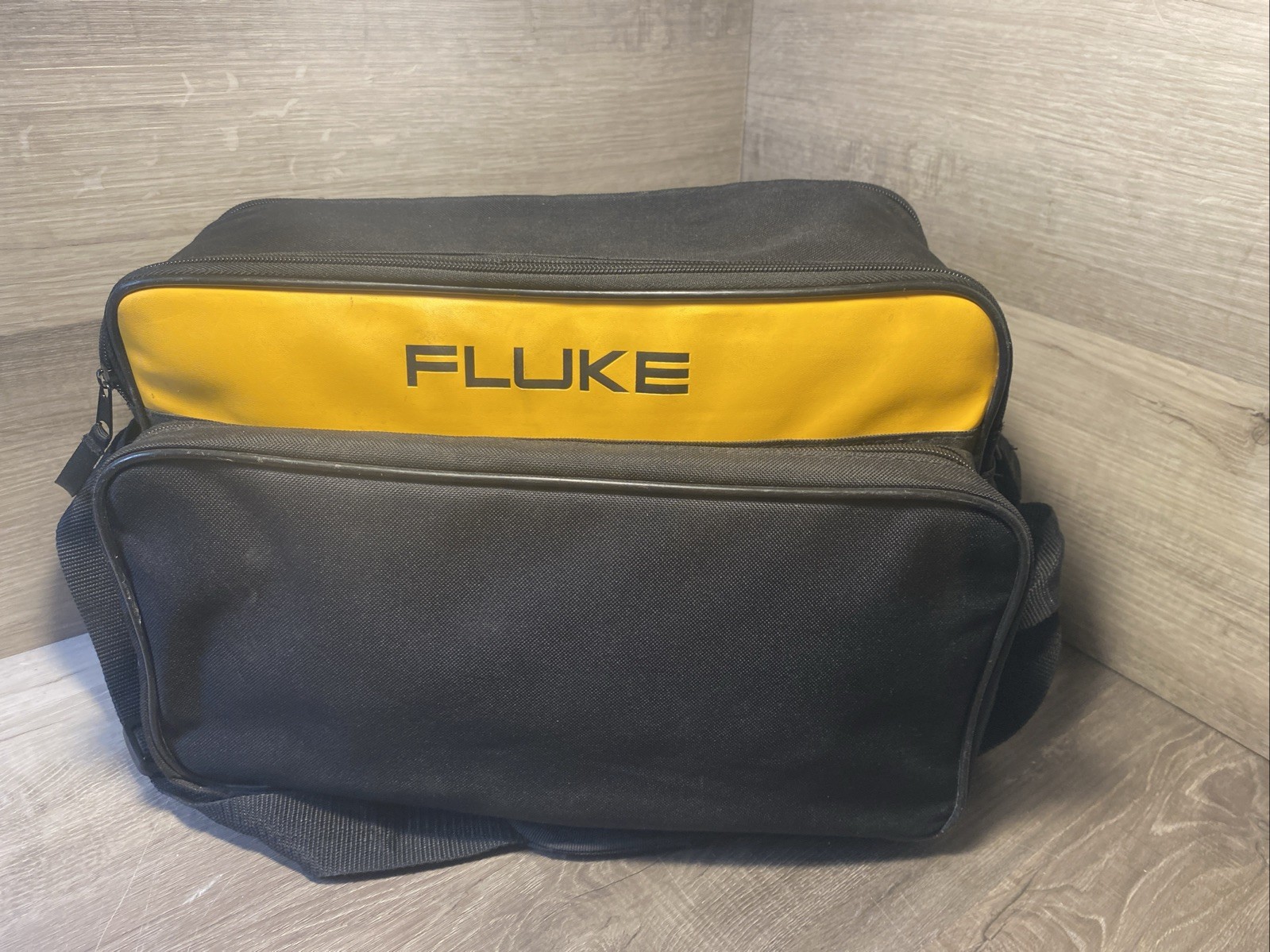 Fluke FEV100/TY1 KIT EV Charging Station Test Adapter 87V Multimeter Leads