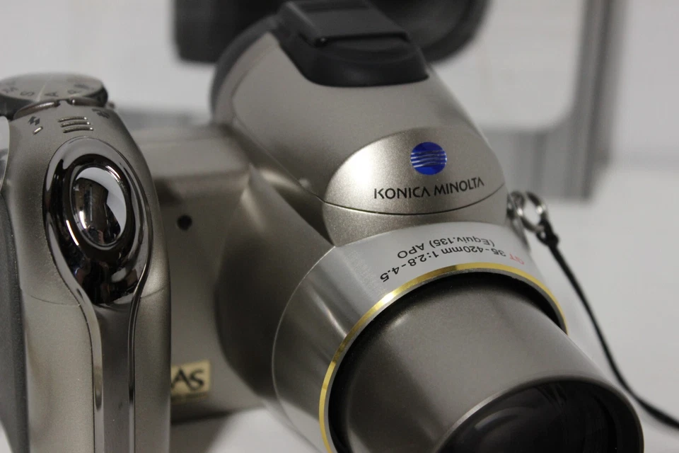 Konica Minolta Dimage Z6 6.0 MP 12X Zoom GT 35-420mm 2.8 Tested - Image 3 of 4