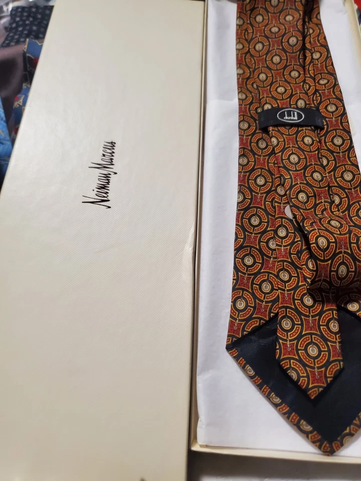 Corbata de seda Dunhill negra dorada marrón geométrica para hombre Inglaterra 57 x 3,5/8 Foto 3 de 4