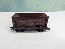 AHM HO Scale Ore Car Chicago & North Western CNW #121361 READ