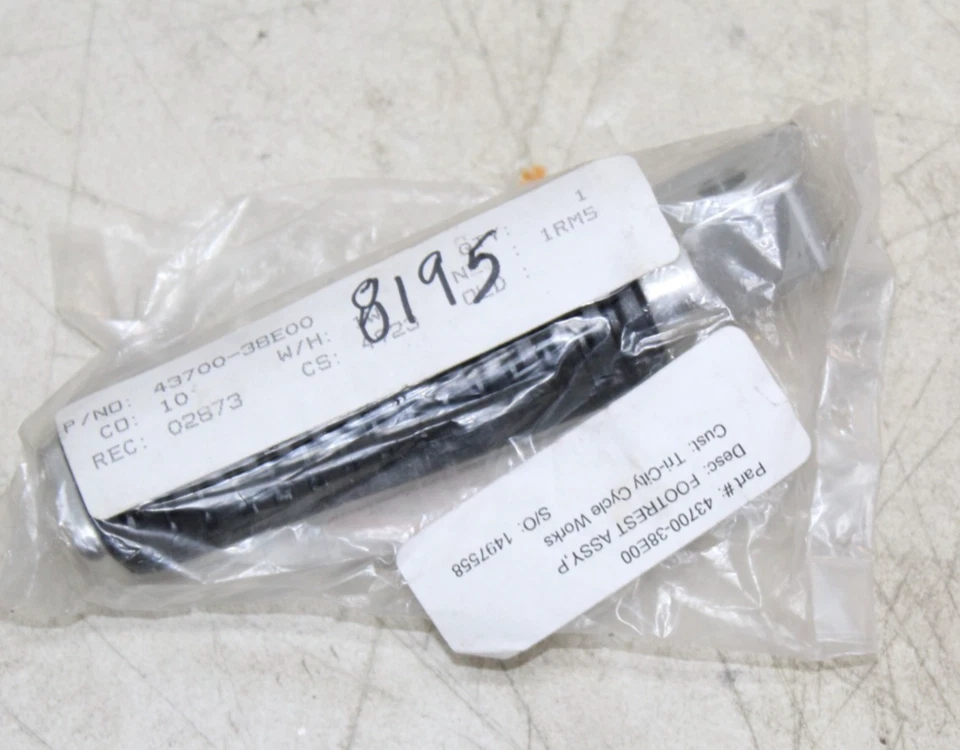 *NUEVO* OEM Suzuki - Conjunto de reposapiés delantero izquierdo - Parte# 43700-38E00 Foto 3 de 3