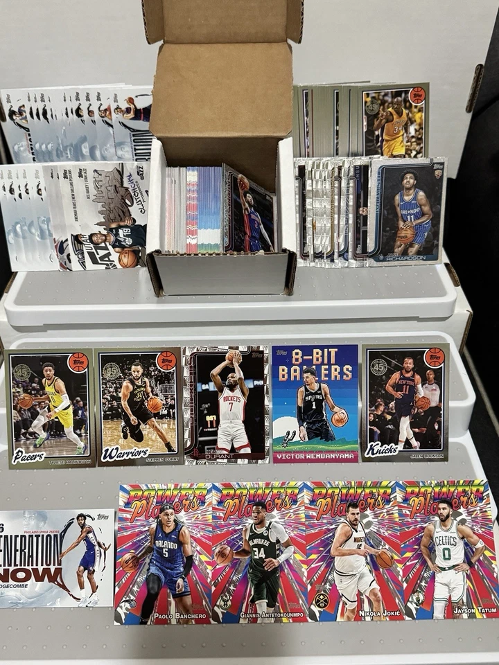 2025-26 Topps Flagship TODOS LOS INSERTOS/PARALELOS LOTE 175 CARTAS - Estrellas, novatos, veterinarios Foto 2 de 4