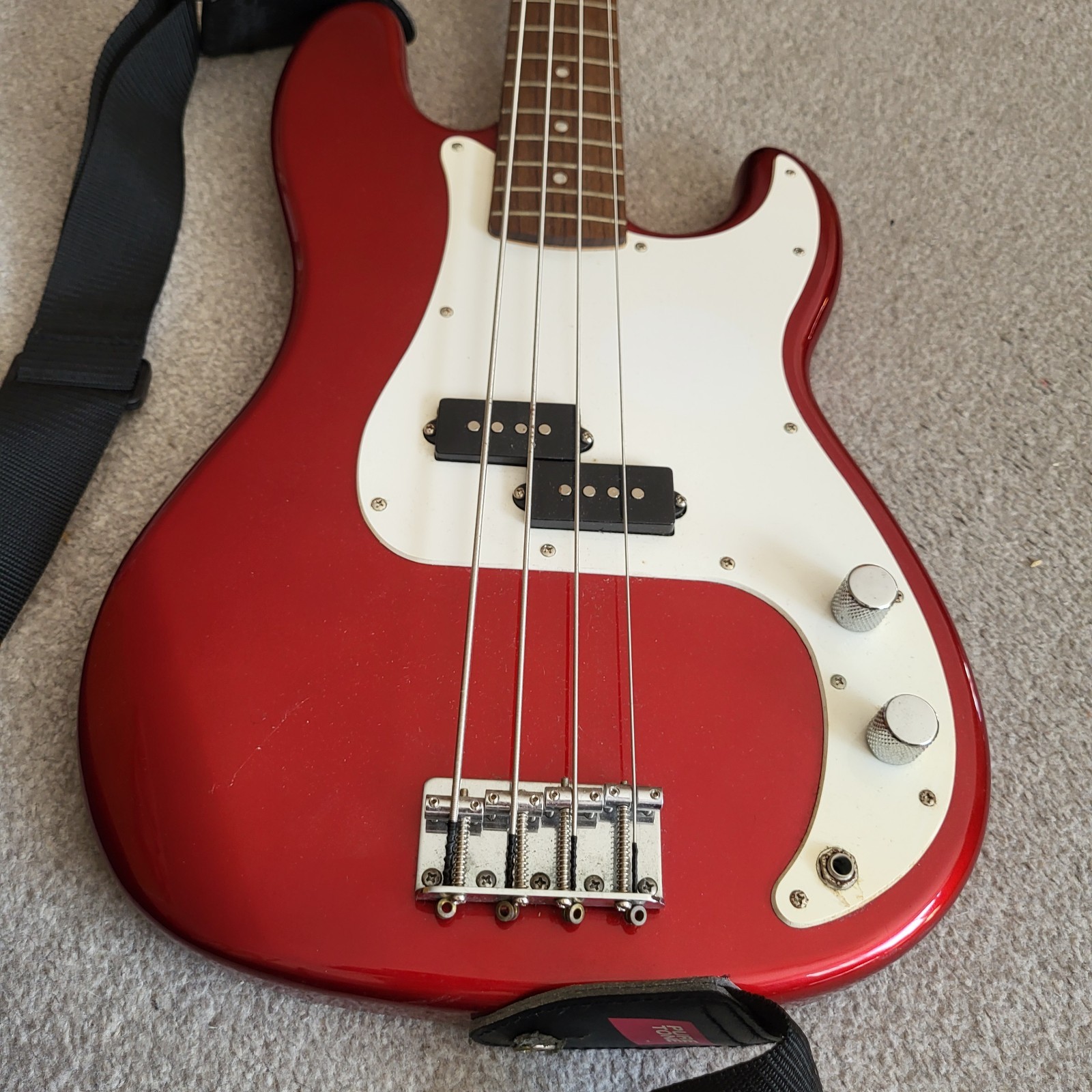 Red Squier Affinity Precision Bass Guitar P Bass Fender 2