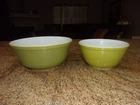 2 PYREX BOWLS VERDE GREEN 26 403 2.5 QUART &402 1.5 QUART 16 NO CHIPS OR CRACKS