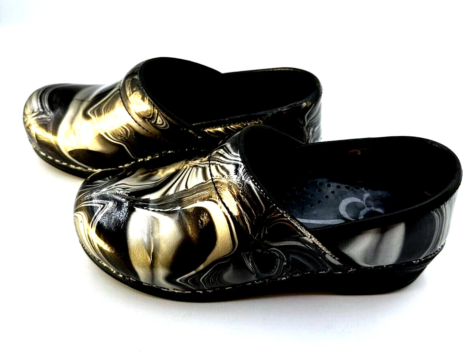 Zuecos daneses Sanita talla 37 negro/plateado diseño "pintura" remolino para mujer talla 6 Foto 2 de 4