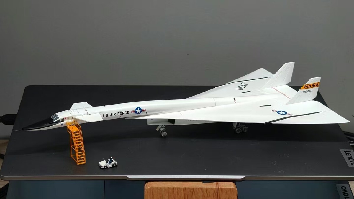航空機・ヘリコプター SQwings XB-70 1/200 NASA 1:200 SQ Wings U.S.AIR FORCE Plane XB-70 NASA Diecast