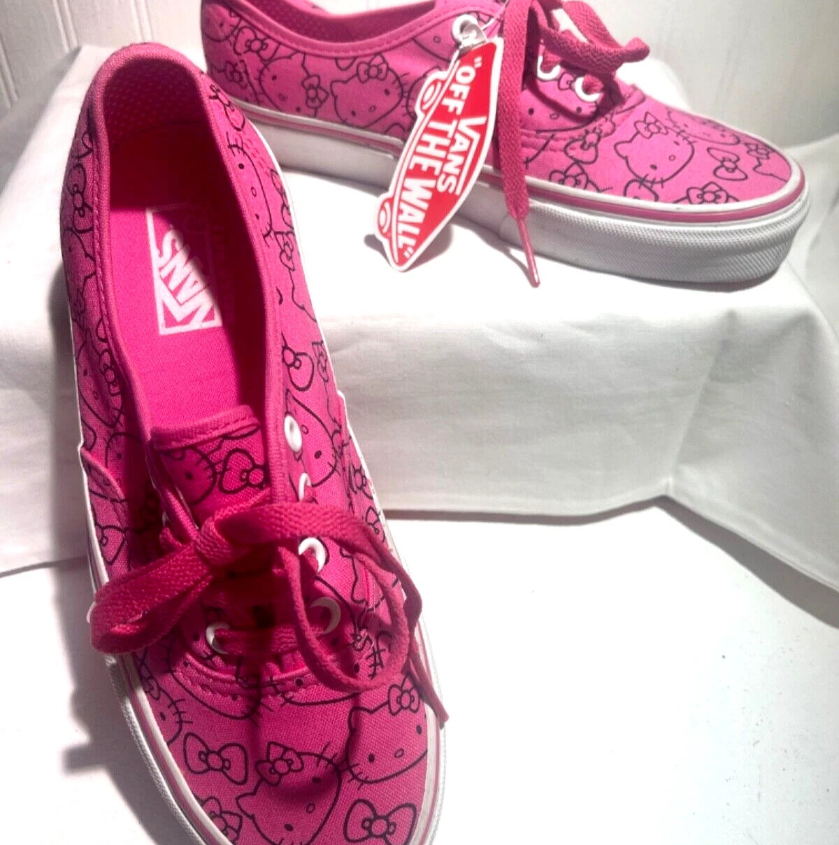 VANS**Rare NUOVE **Hello Kitty Edition Scarpe basse in tela rosa nera T375~taglia 7 5~