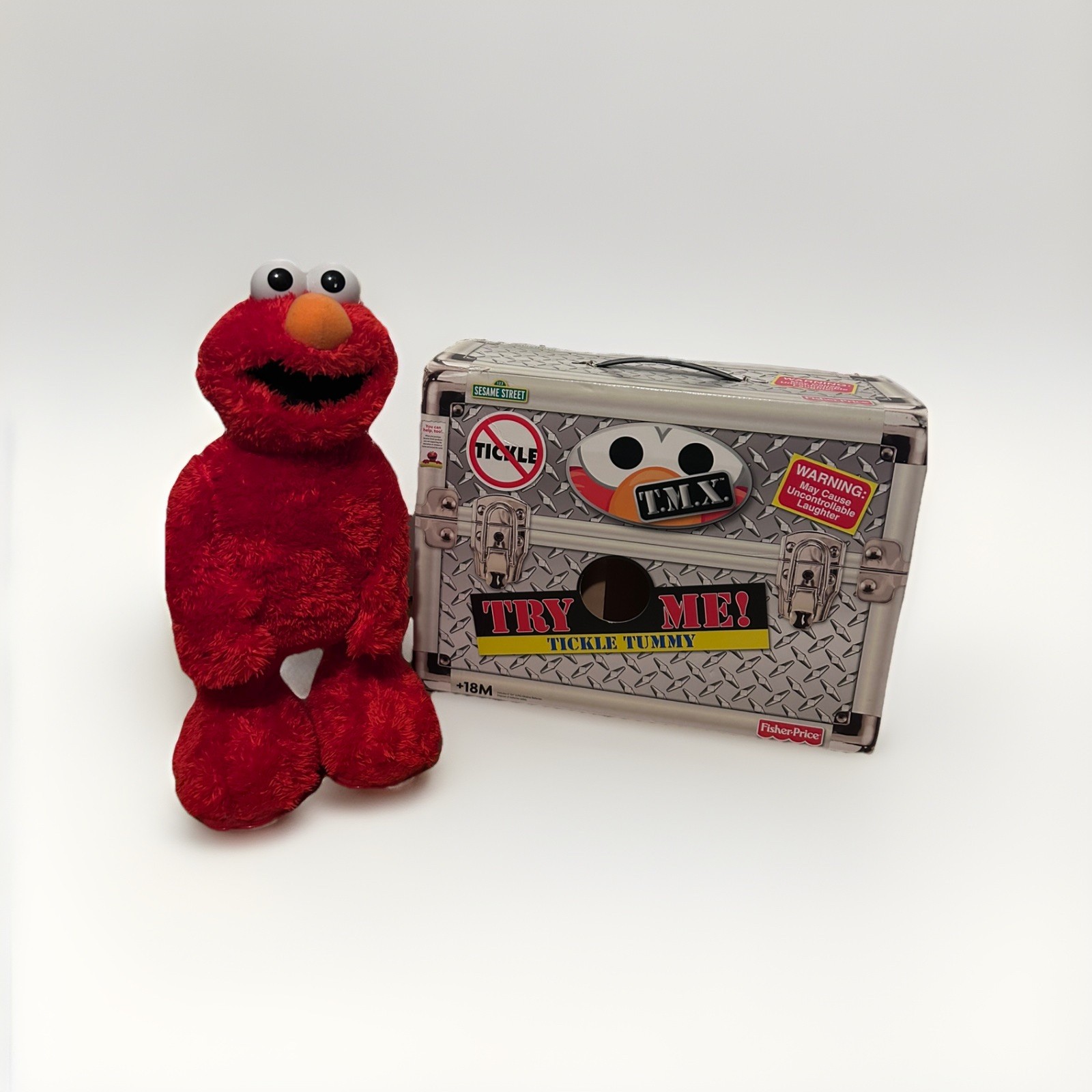 Fisher-Price Tickle Me Elmo Extreme TMX Plush 2005 Working w/ Original Box