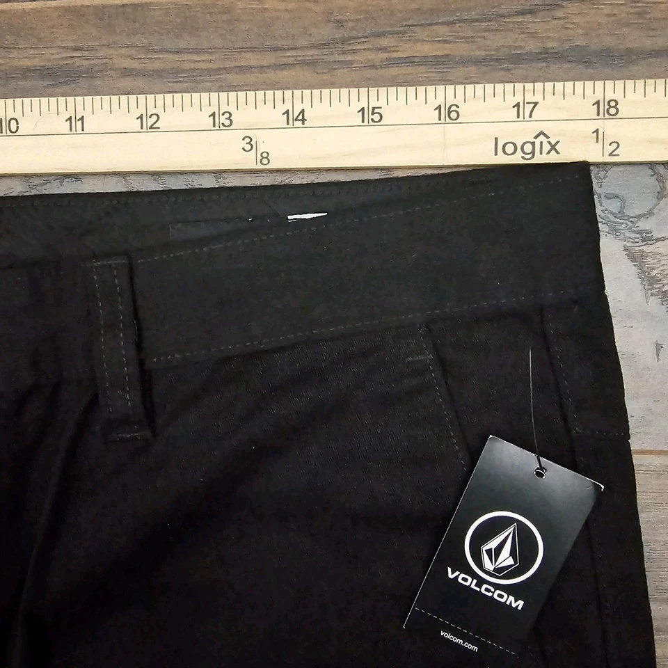 Volcom Men's 34 Black VMonty Shorts New - Image 3 of 4