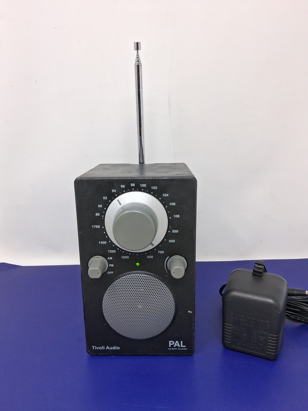 TIVOLI Audio PAL Henry Kloss Portable AMFM Radio Speaker Tes