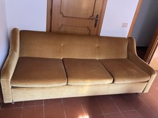 Divano letto anni 70 velluto color ocra
