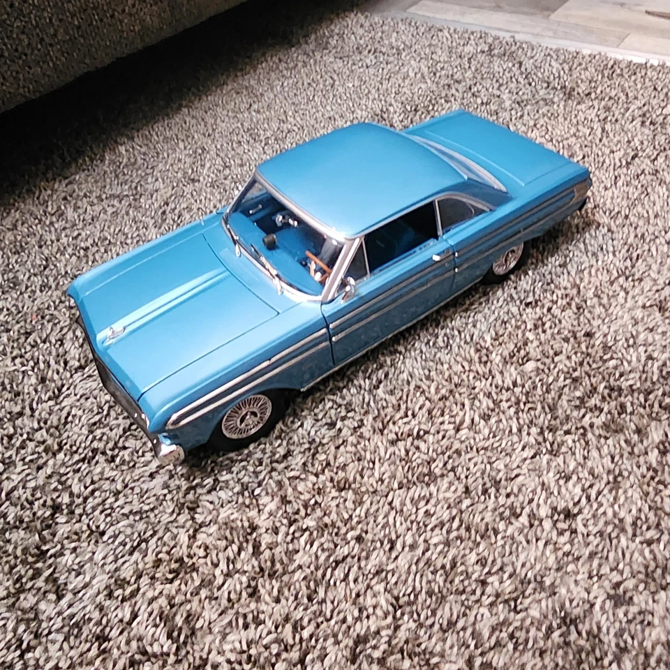 Ford Falcon Road Signature 1964 escala 1:18 diecast modelo de coche azul 92708 Foto 2 de 4