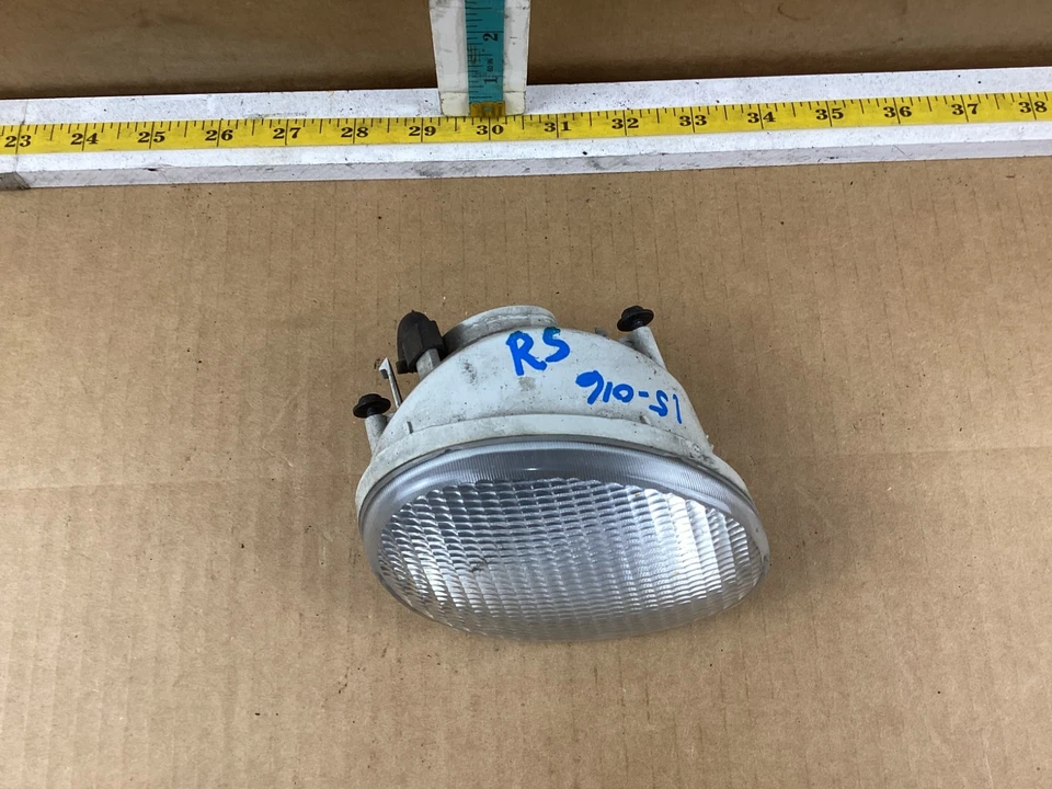 Luz de señal de giro del lado del pasajero delantero derecho Ford Taurus 1996-1997 OEM Foto 2 de 4