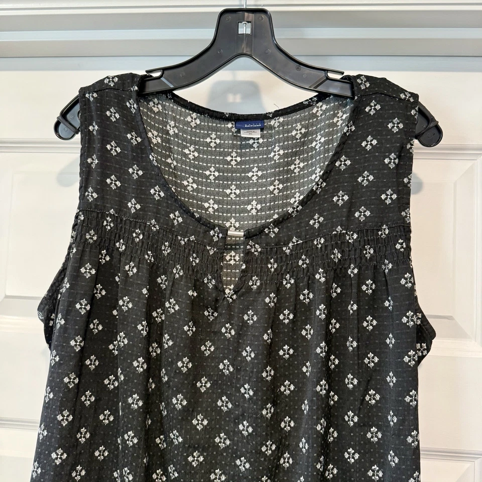 Basic Editions Women's Top Blouse Tank Sleeveless Size XL Black White Smocked - Image 2 of 4