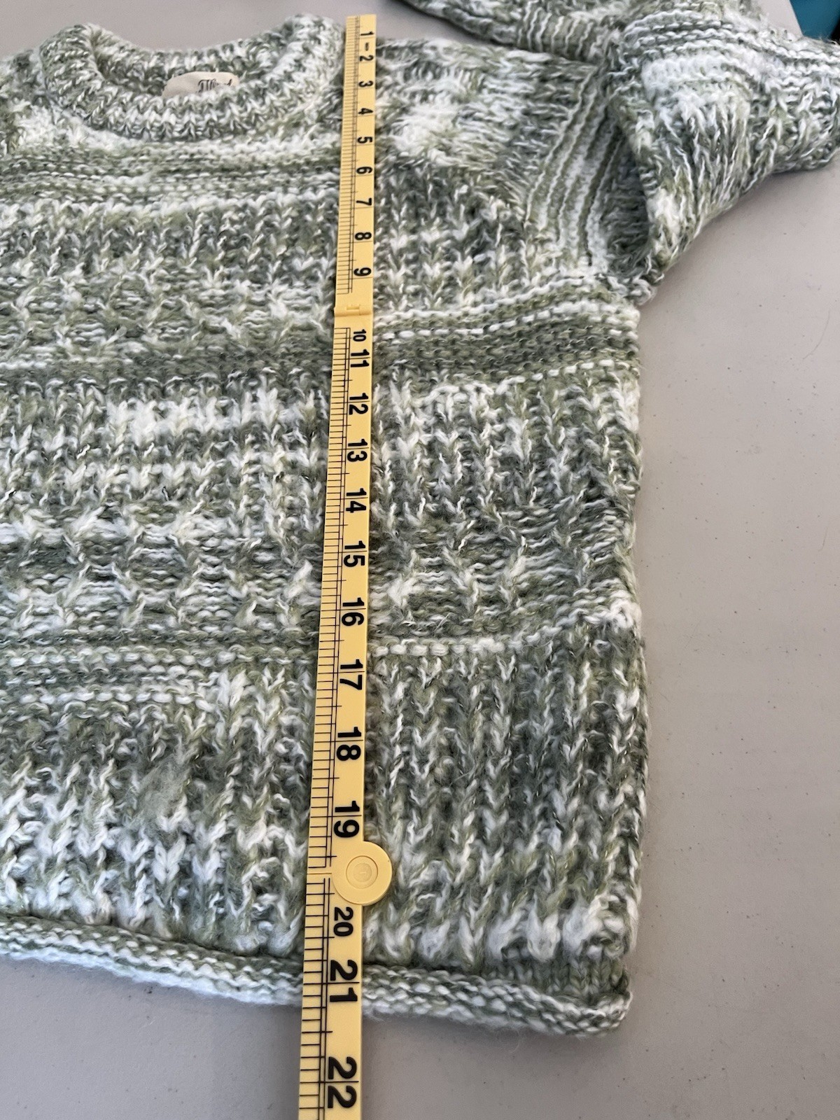 UNIVERSAL THREAD Green White Soft Boxy Pullover S… - image 7