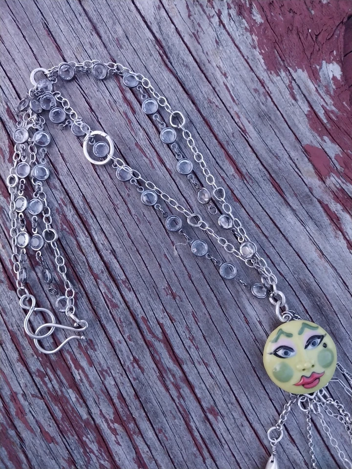 Collar Talismán Artesanal Cara Luna Porcelana Joan Miller Estilo Tabra 925SS ÚNICO EN SU CLASE Foto 2 de 4