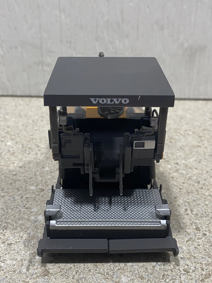 Pavimentadora de asfalto de oruga Motorart escala 1/50 Volvo AB67820 - NUEVA EN PAQUETE - súper rara Foto 2 de 4