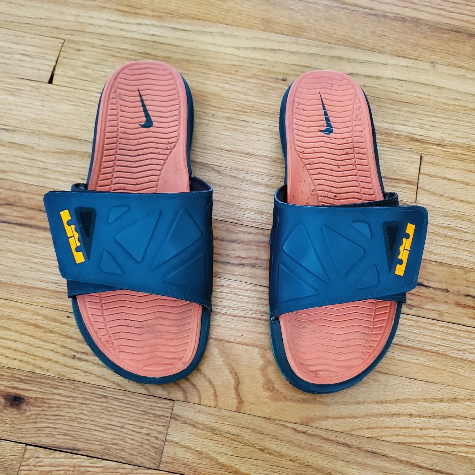 Sandali Nike da uomo taglia 12 Air Max Lebron 2 James Slides arancioni e verde scuro