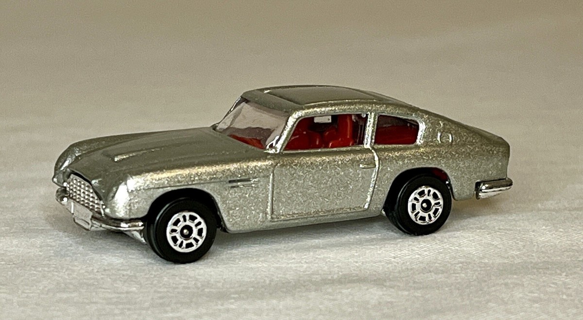 CORGI ASTON MARTIN DB6 JAMES BOND 007 GLIDROSE & EON 1:64 1979 | eBay