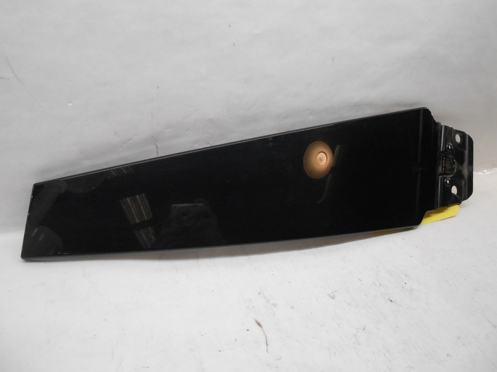 14-20 Maserati Ghibli Exterior FrontRight Door B-Pillar Panel 6700247870 GX0015