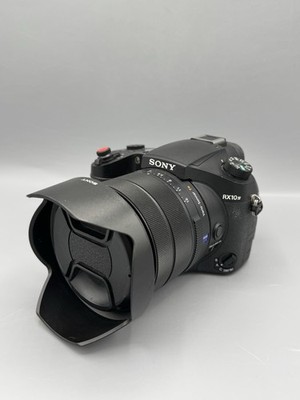 Sony RX10 IV Digital Camera 20.1MP 8.3x Optical Zoom 25x Autofocus