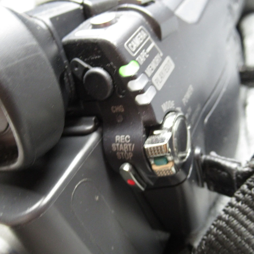 Sony HVR-A1U HDV 1080i MiniDV Camcorder w/ Accessories & Manual Powers On - Image 4 of 4