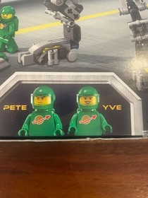 Lego Exo Suit 21109 Ideas 100% Complete Set Green Classic Space man Minifigures