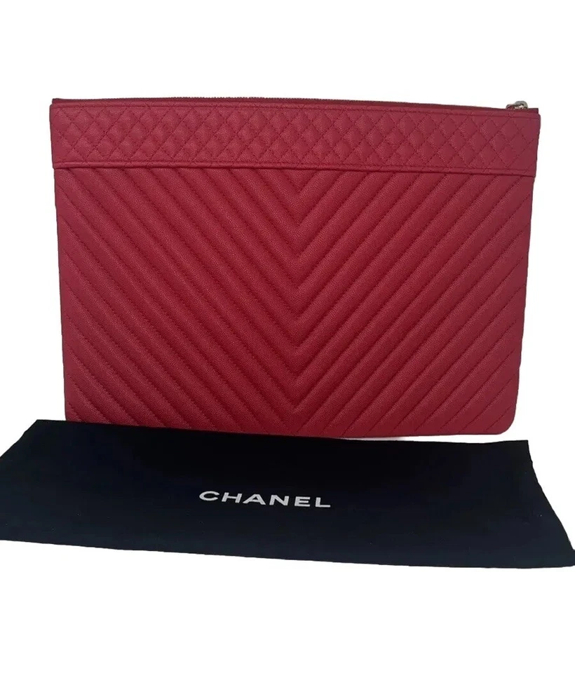 Chanel CC Chevron Grande Caviar O Estuche Rojo Grande Bolso sin asas Bolso de mano Foto 2 de 4