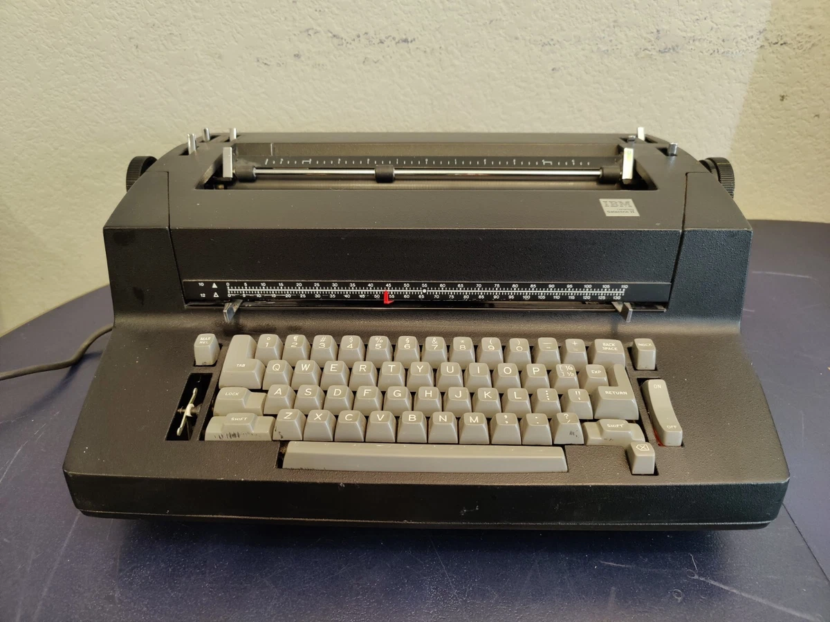 Lote 032 - Maquina De Escribir, IBM - Subastas En México