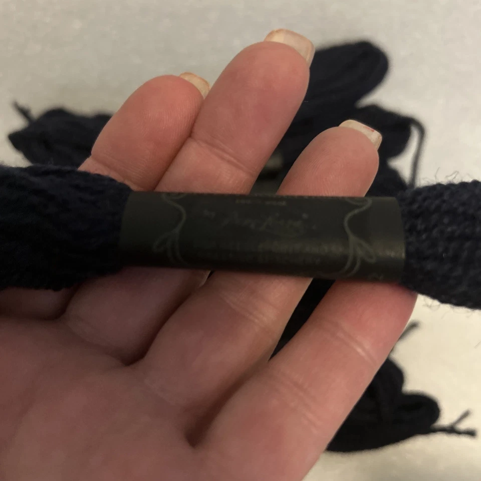 22 Skeins Paragon 100% Wool Yarn Needlepoint & Creative Stitchery - Navy Blue - Image 3 of 4