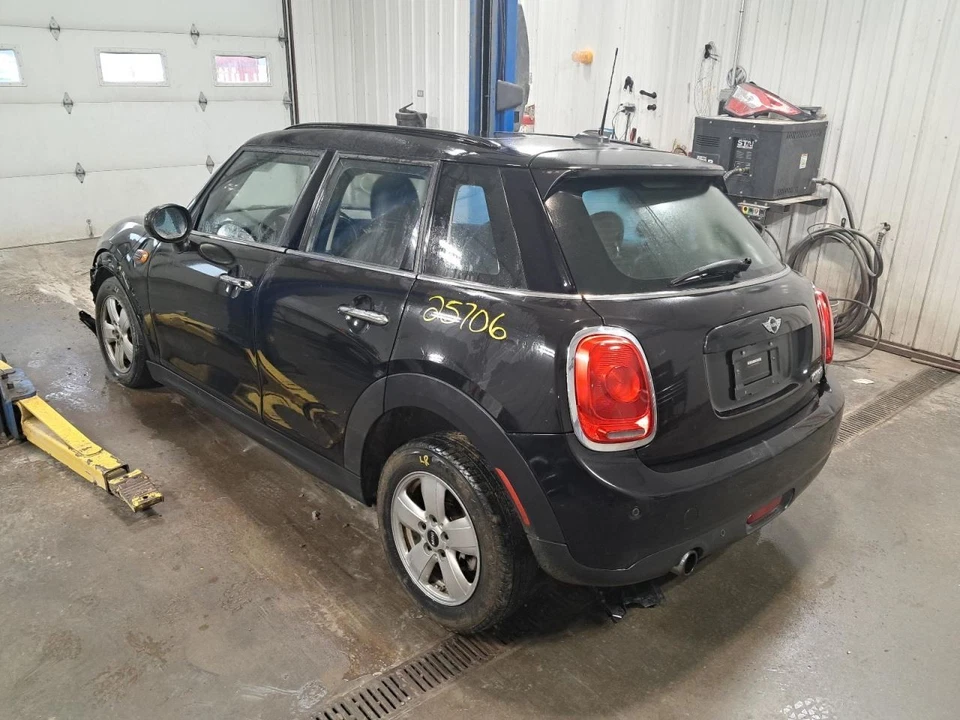 Mini Cooper 2017 parasol de pasajeros usado 4 puertas techo rígido negro 268-12076R Foto 3 de 4