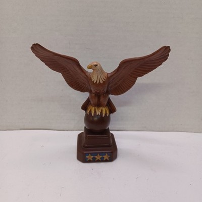 Vtg Atlantic Mold Co  Bald Eagle Sitting On Ball Wings Spread Ceramic Sculpture