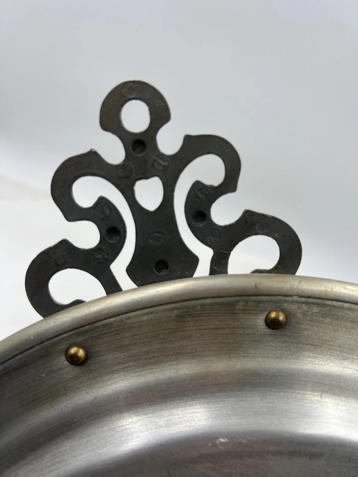 VTG Pfaltzgraff Yorktowne Serving Platter Tray Ornate Brass Tone Handles Round - Image 3 of 4