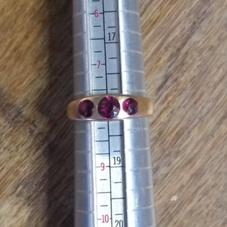 Vintage 14K Gold Ring 4.11g size 8 w/ garnet stones tested hallmark cross arrows