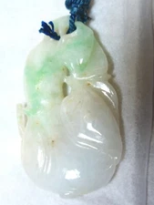 ESTATE NATURE CHINESE ANTIQUE APPLE GREEN JADE CARVED SMALL PENDANT