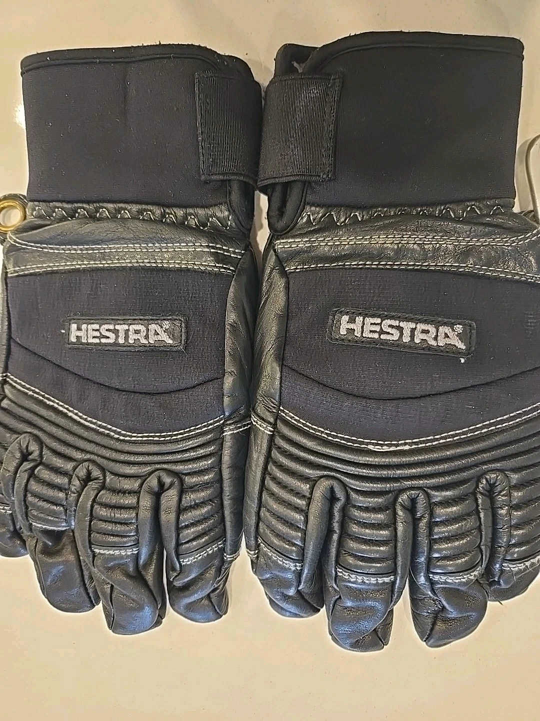 Hestra Fall Line Gloves Size 11 Black Skiing Snowboarding Winter Leather Used
Opens in a new window