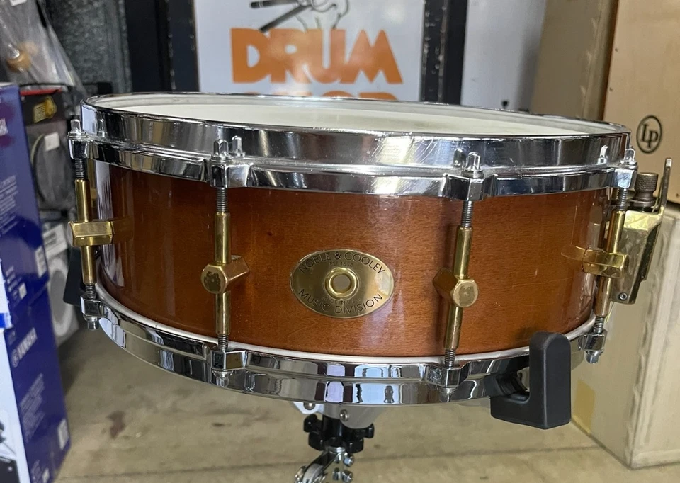 Noble & Cooley 5 x 14 Solid Maple Snare, Die Cast Hoops, all original - Image 2 of 4
