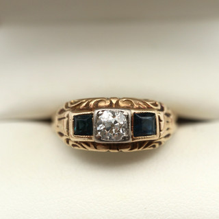 Historic 0.25 Ct. Brilliant Sapphire Ring 585 Gold Size: 60 Weight: 4.7g