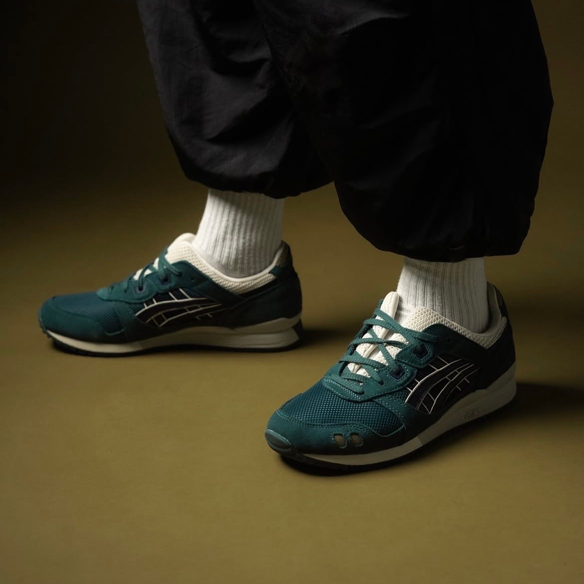 ASICS GEL-LYTE III OG in Dark Neptune/Midnight Teal MENS 7.5 UNISEX WOMENS 9 ASICS GEL-LYTE III OG in Dark Neptune/Midnight Teal MENS 7.5  main image 4