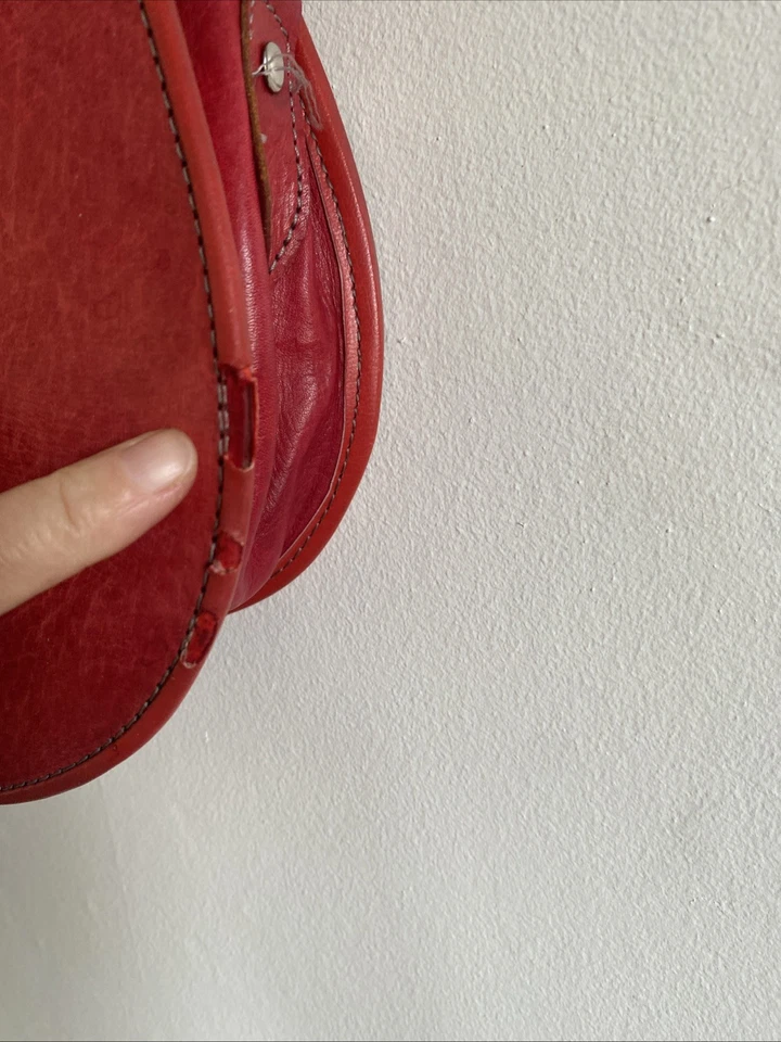 Vintage Red Leather (?) Saddle Bag Cross Body Buckle & Stitch Detail, So Lovely! - Image 3 of 4